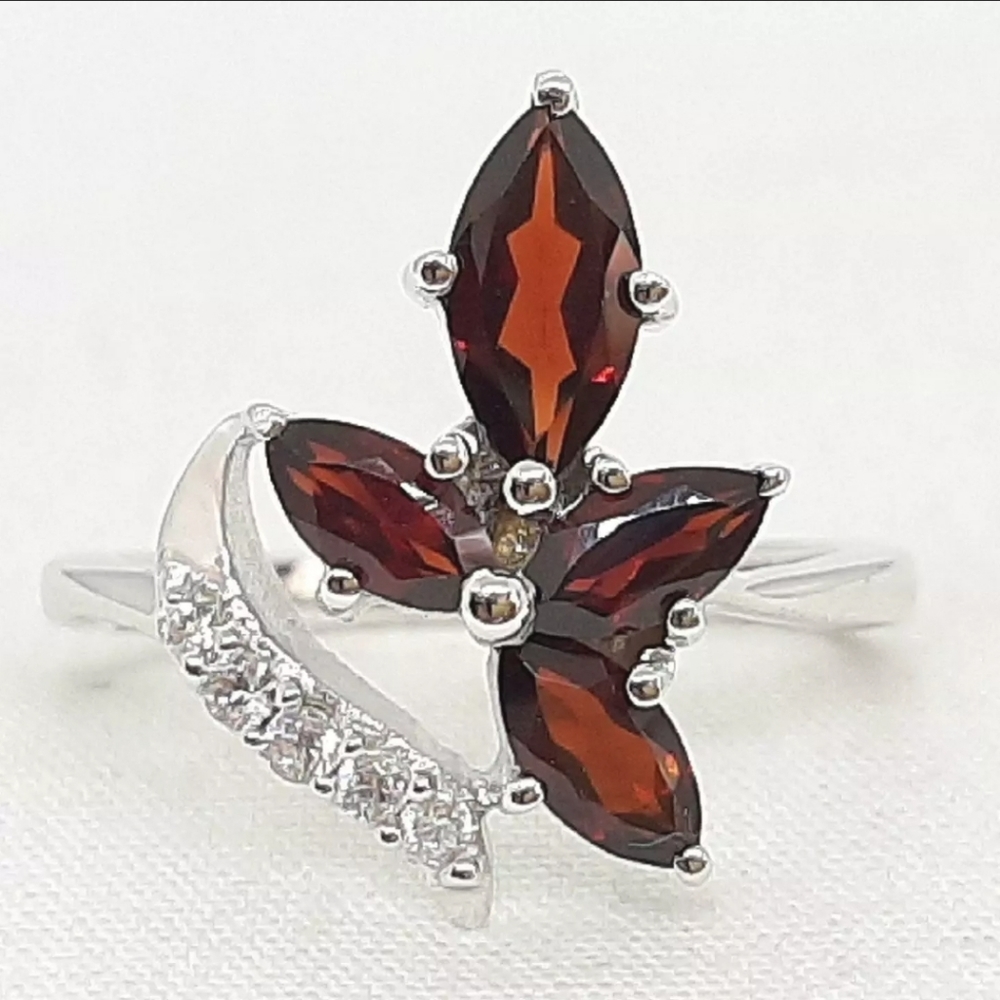 WORLD CLASS 1.20cwt GENUINE GARNET RING 7